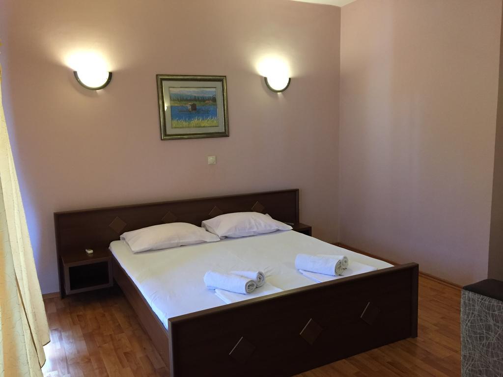 Firenze Apartments Улцинь Екстер'єр фото
