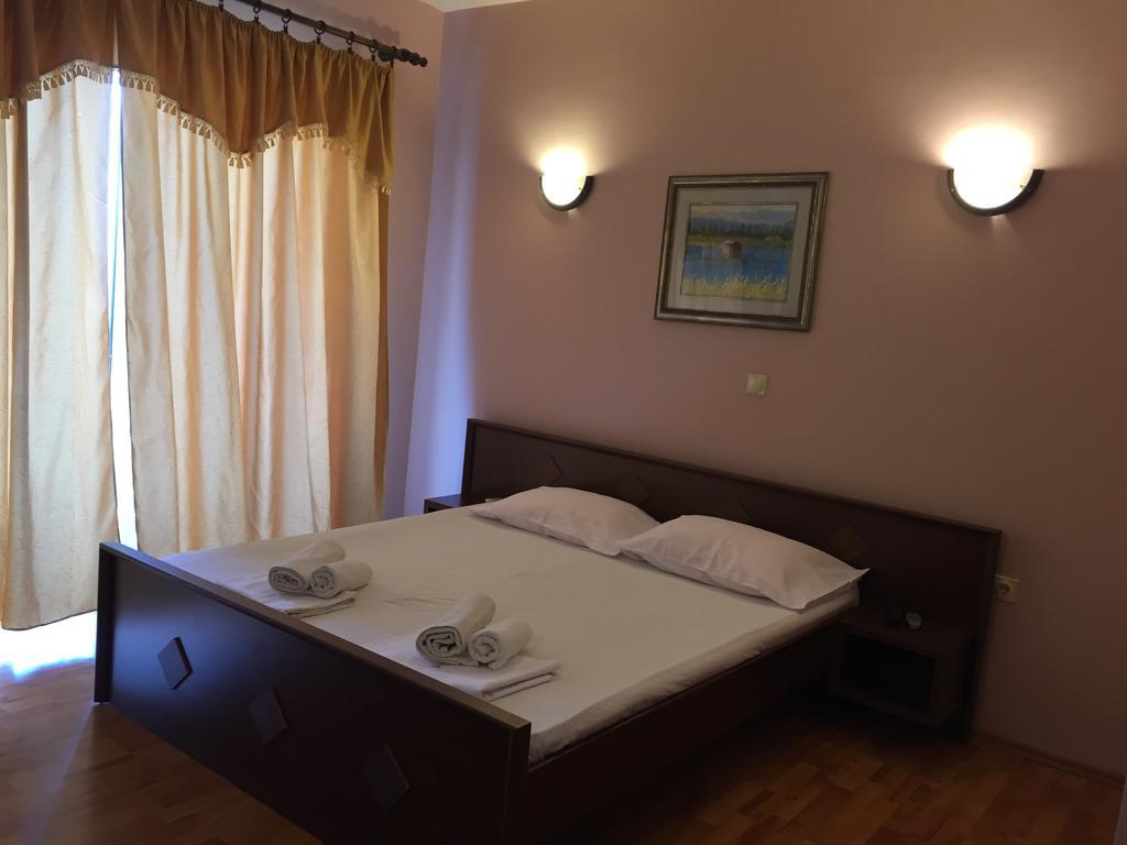 Firenze Apartments Улцинь Екстер'єр фото