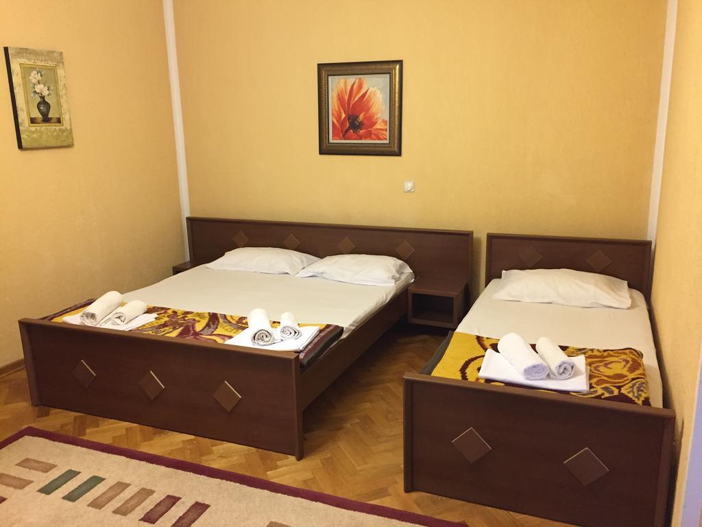 Firenze Apartments Улцинь Екстер'єр фото