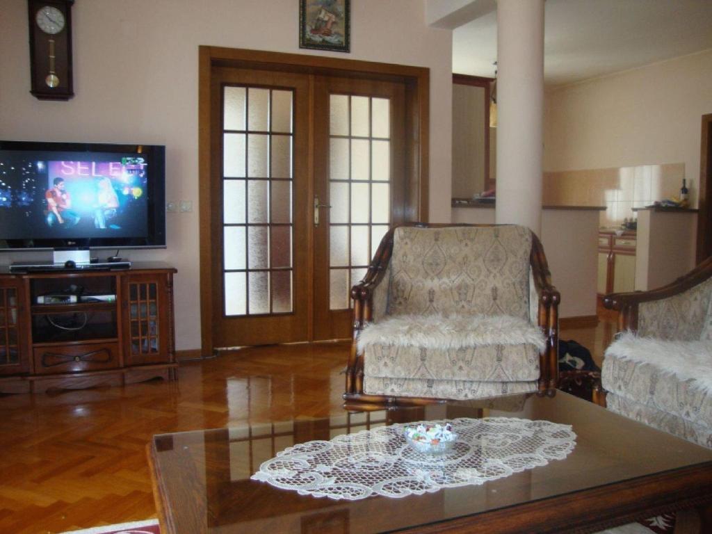 Firenze Apartments Улцинь Екстер'єр фото