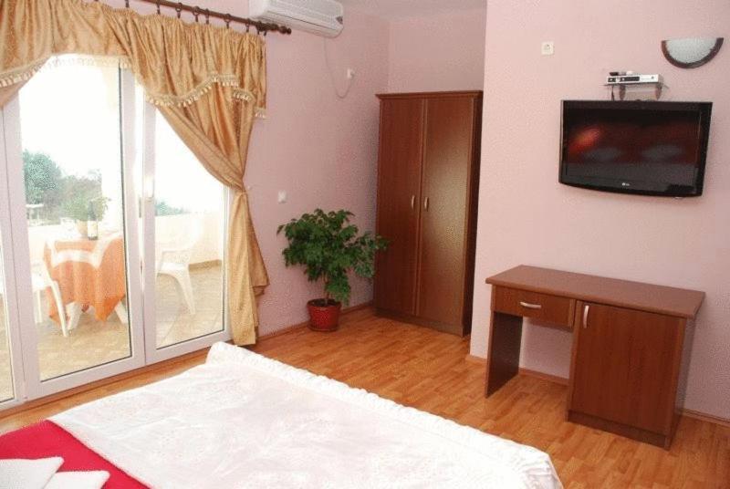 Firenze Apartments Улцинь Екстер'єр фото